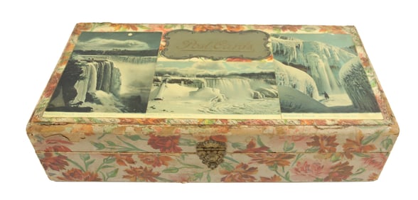 POSTCARD BOX