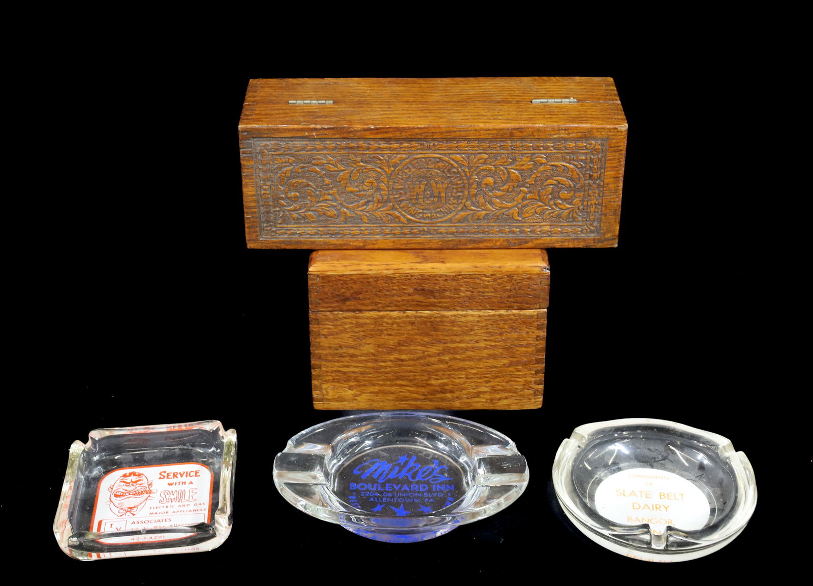 LOT OF ADVERTISING ASHTRAYS AND BOXES (1 of 6)