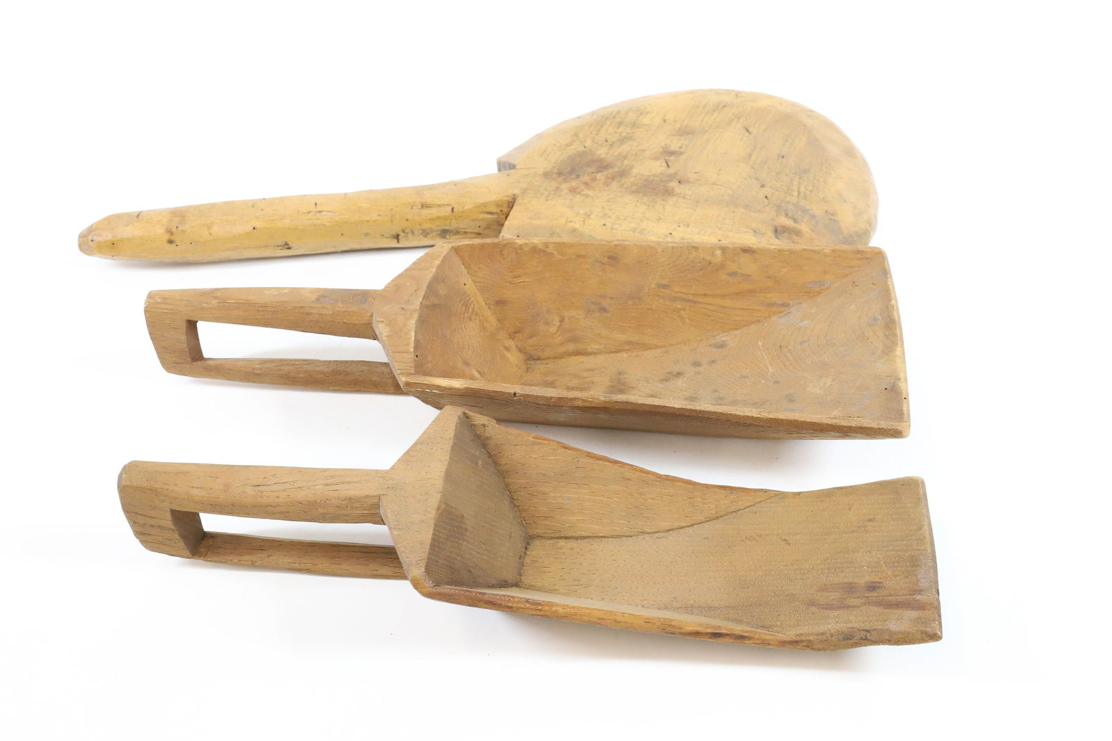 LOT OF WOODENWARE (1 of 3)