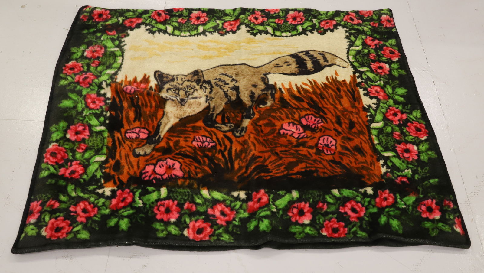 ANTIQUE SLEIGH BLANKET WITH FOX, LAP ROBE (1 of 2)