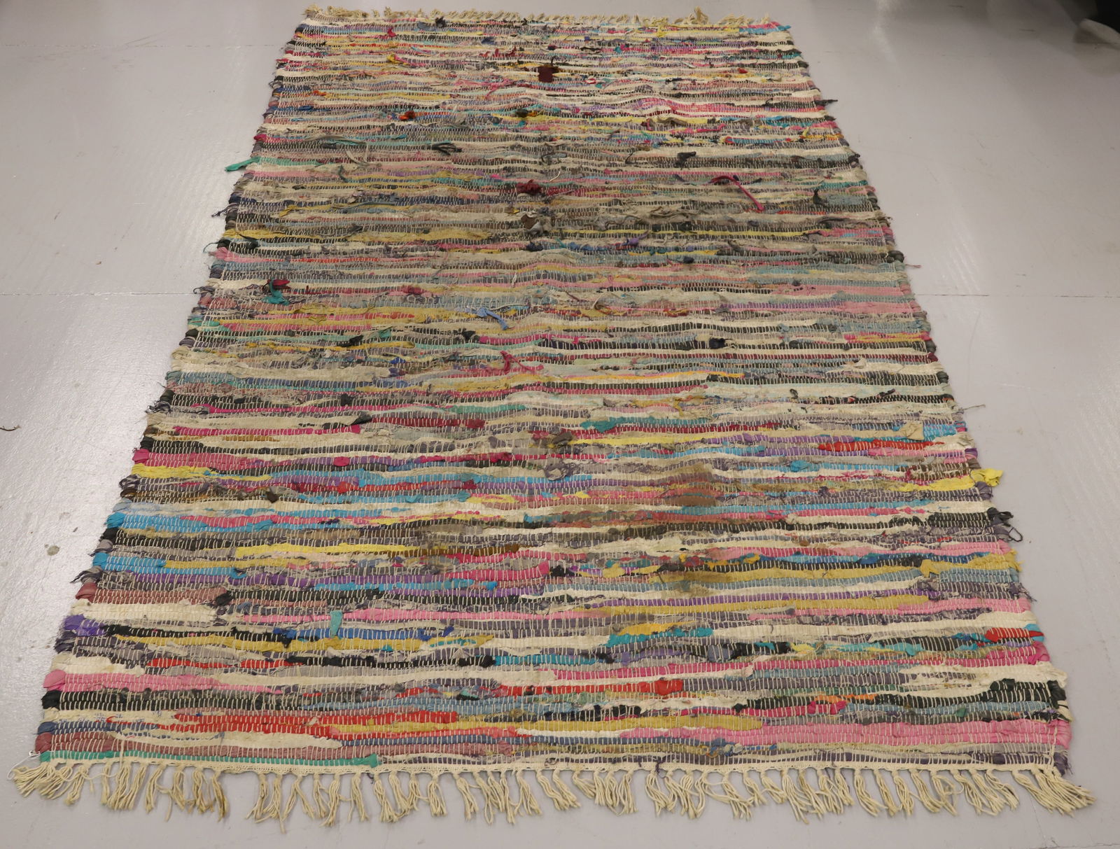 LARGE RECTANGULAR RAG RUG (1 of 3)