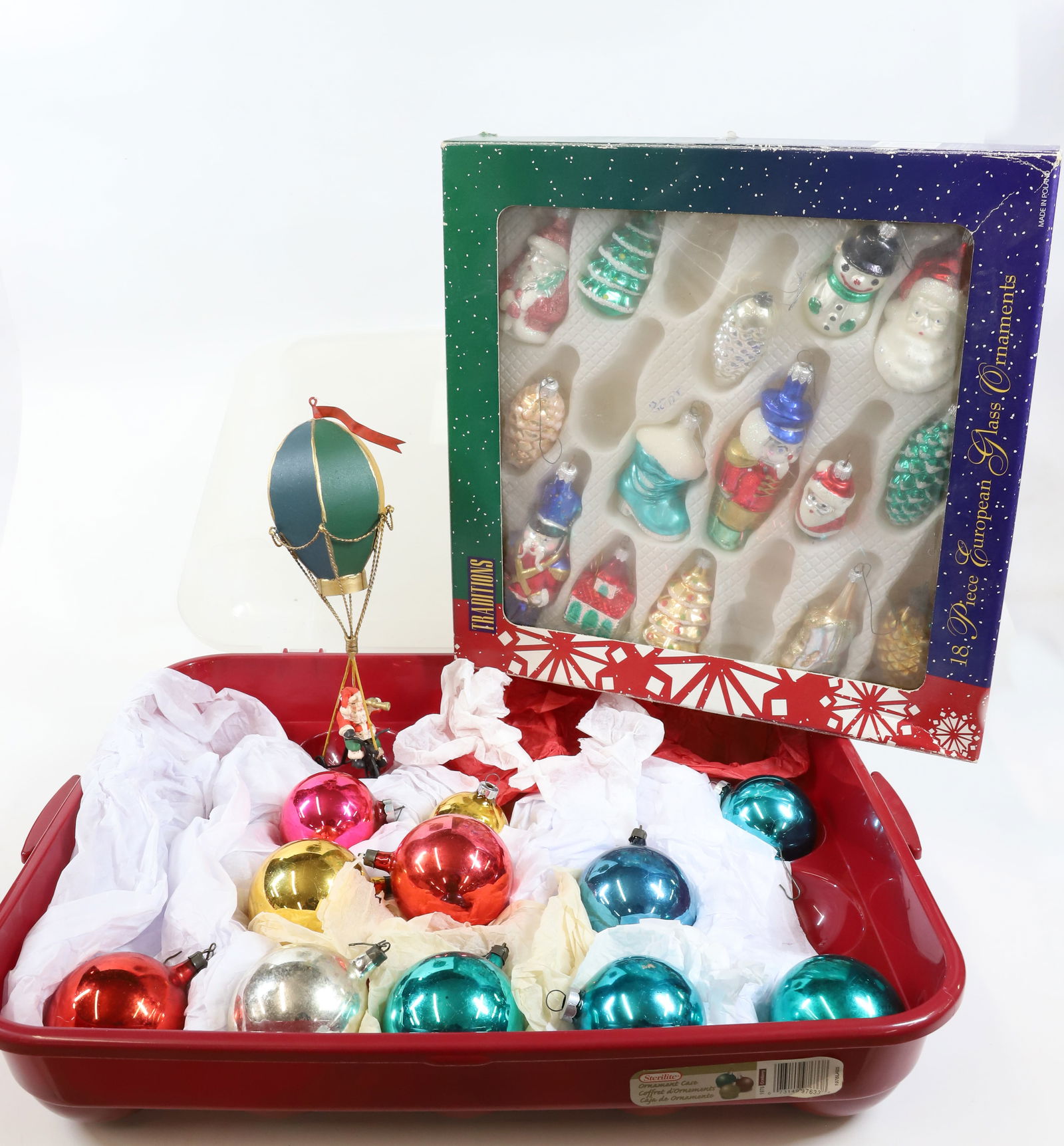 LOT OF CHRISTMAS ORNAMENTS (1 of 5)