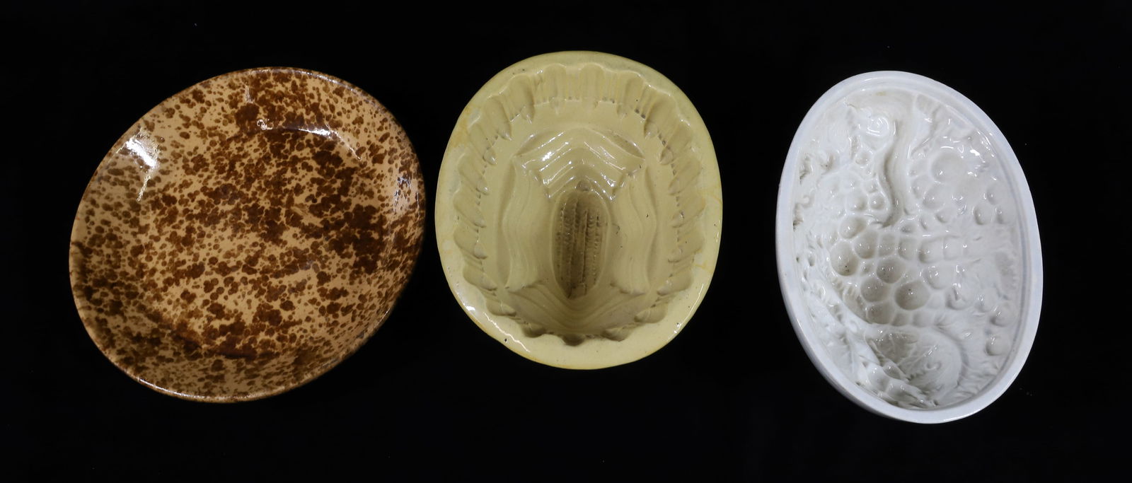 POTTERY MOLDS AND PIE PLATE (1 of 6)