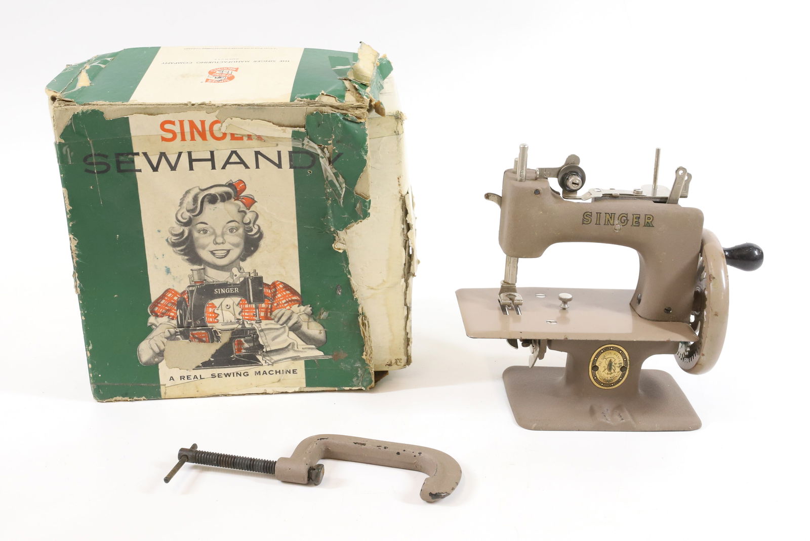 CHILD'S VINTAGE SEWING MACHINE (1 of 5)