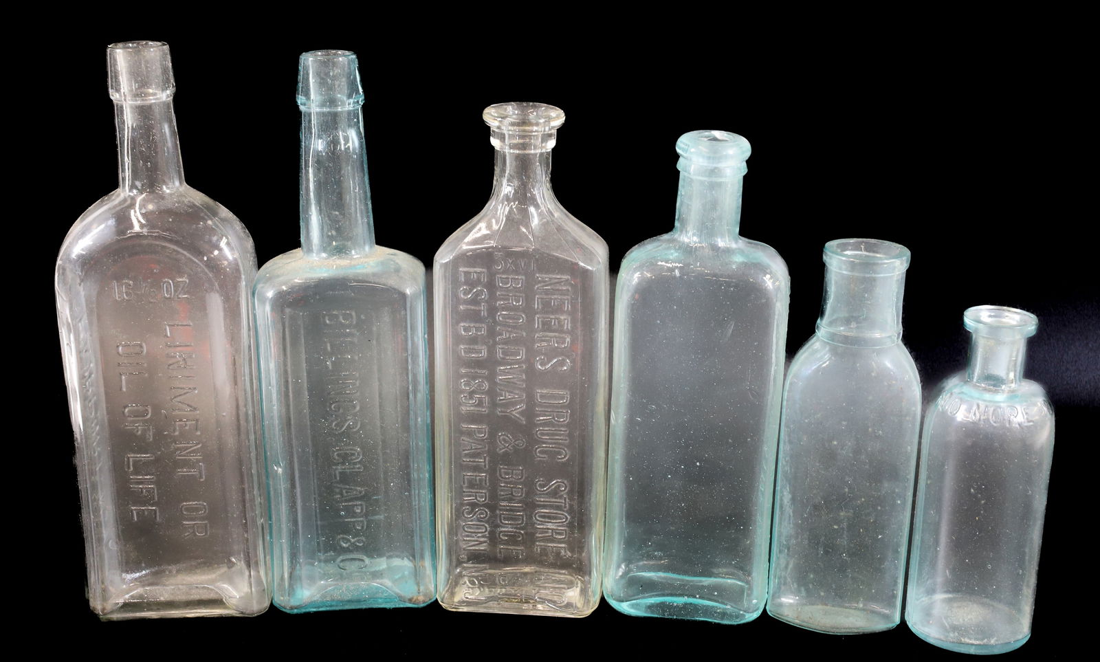 LOT OF MEDICINE BOTTLES (1 of 6)