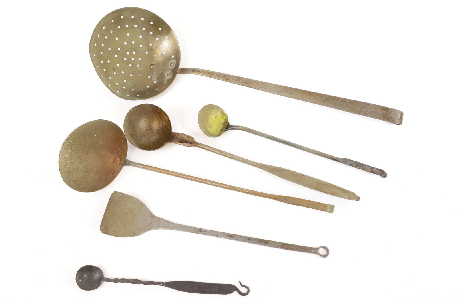 LOT OF ANTIQUE UTENSILS (1 of 2)