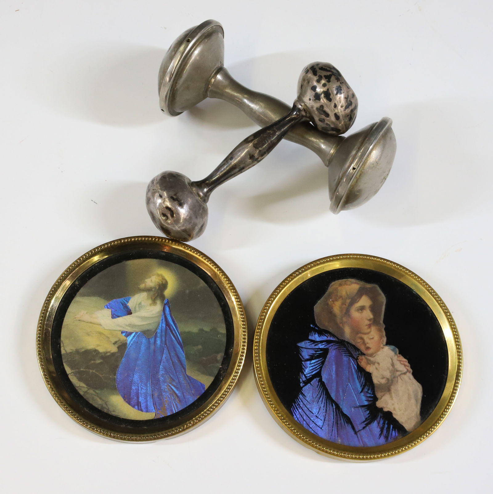 LOT OF RELIGIOUS PLAQUES AND RATTLES (1 of 2)