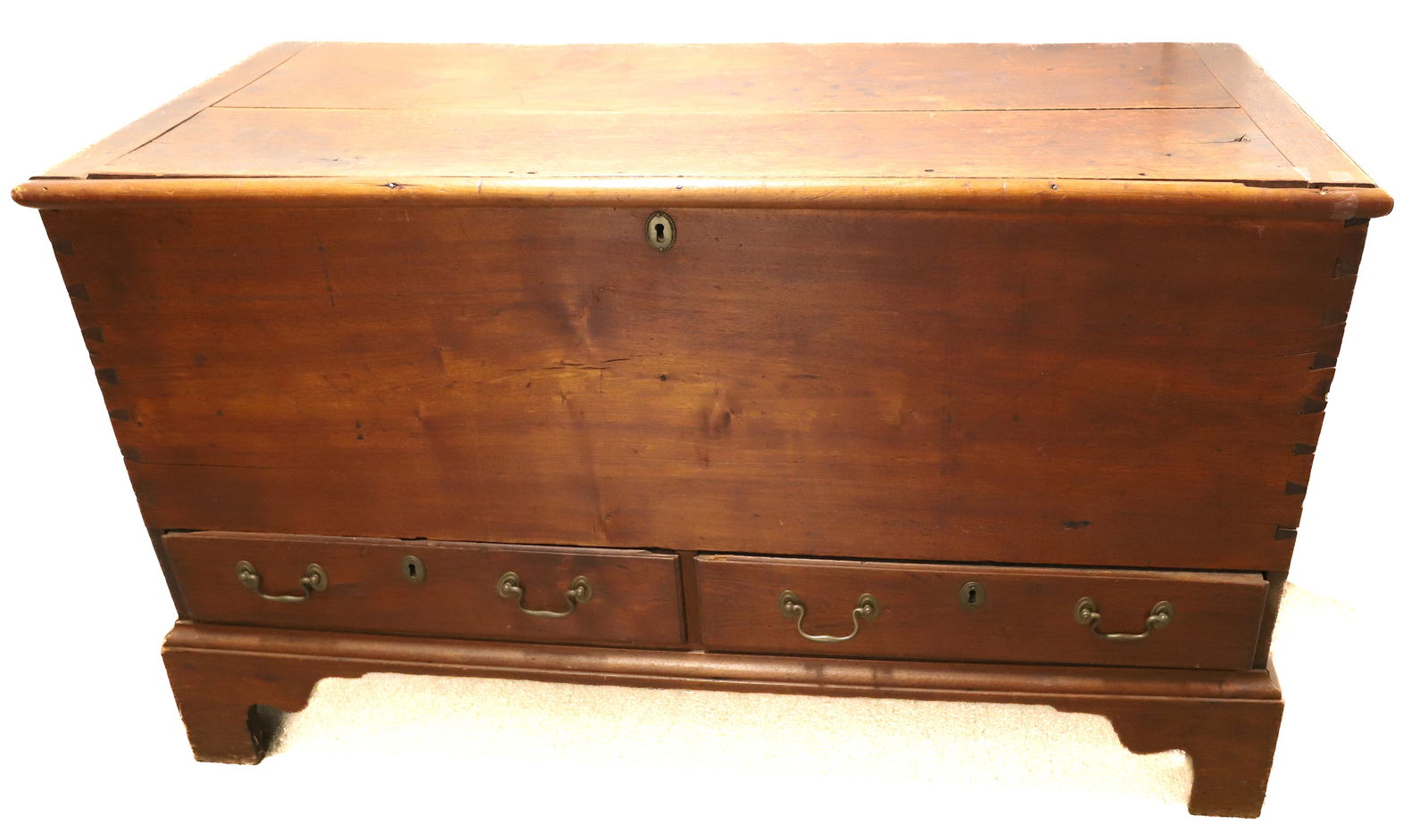 18TH/19TH C. WALNUT BLANKET CHEST (1 of 8)