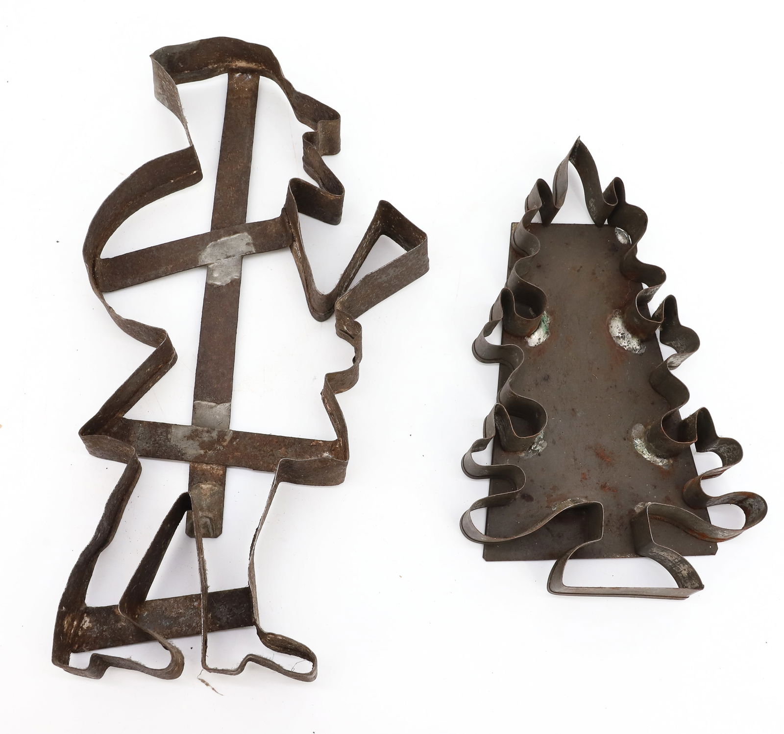 (2) LARGE TIN COOKIE CUTTERS (1 of 2)