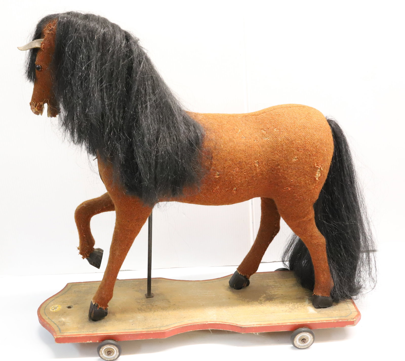 LARGE TOY HORSE ON WHEELED PLATFORM (1 of 4)