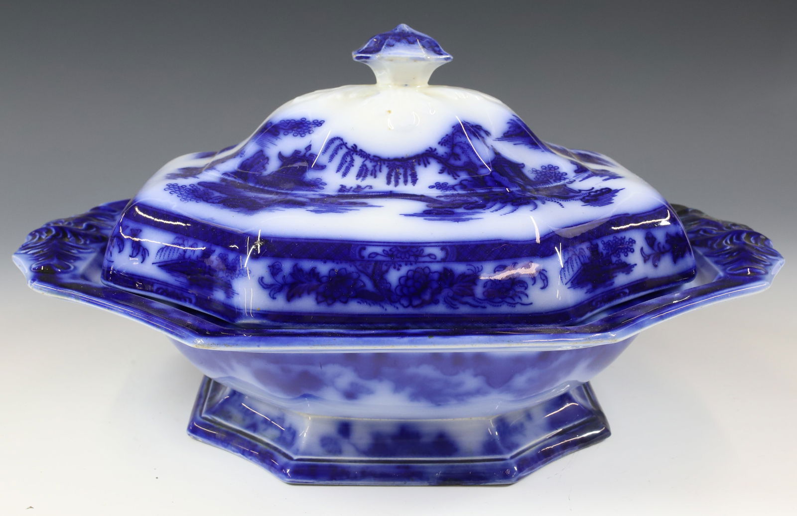 FLOW BLUE COVERED VEGETABLE SCINDE PATTERN (1 of 3)