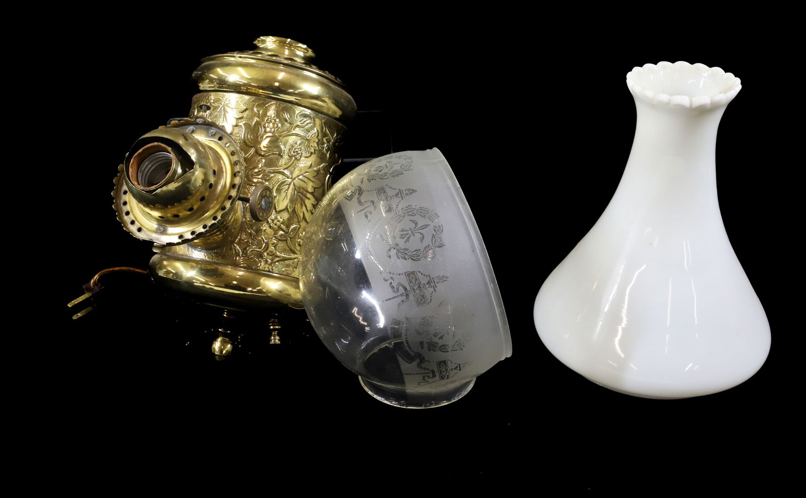 WALL ANGLE LAMP (1 of 2)