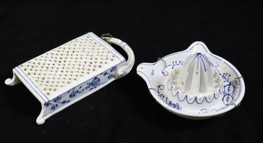 (2) MEISSEN BLUE ONION