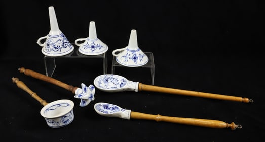 (7) BLUE ONION UTENSILS