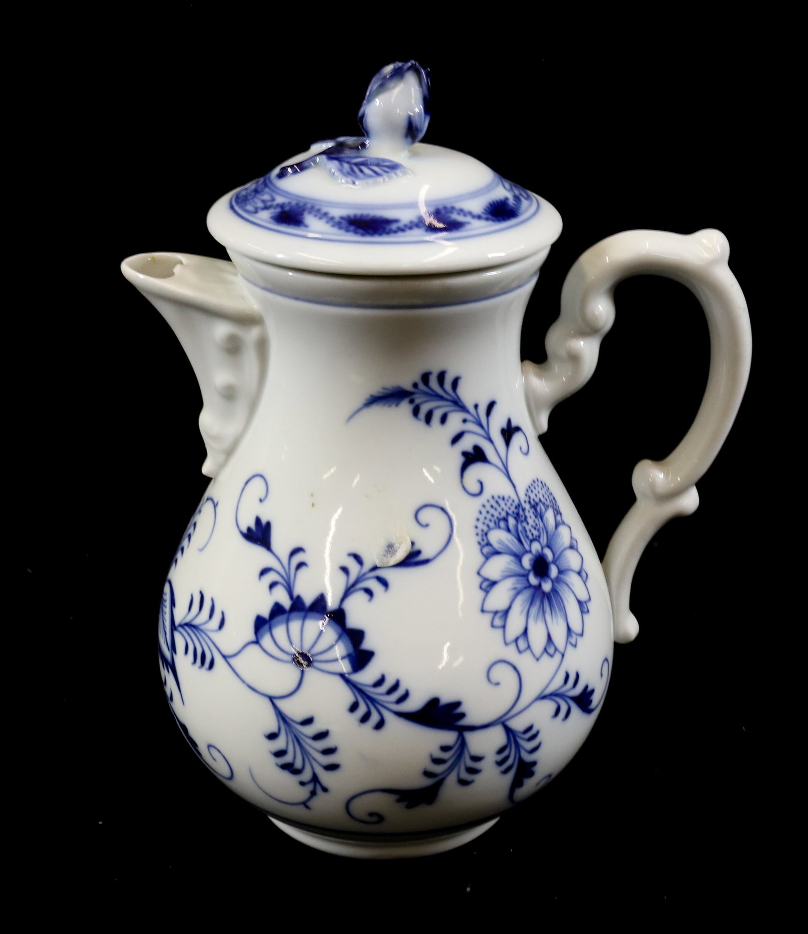 MEISSEN TEAPOT (1 of 6)