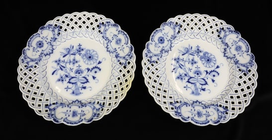 (2) MEISSEN BLUE ONION RETICULATED RIM PLATES