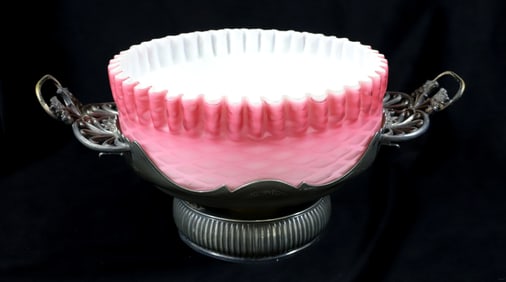 VICTORIAN QUILTED SATIN BOWL