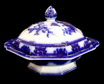 FLOW BLUE COVERED VEGETABLE DISH BY DAVENPORT