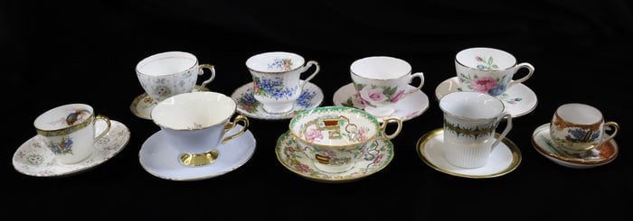 (9) PORCELAIN CUPS/SAUCERS