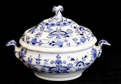 MEISSEN COVERED VEGETABLE