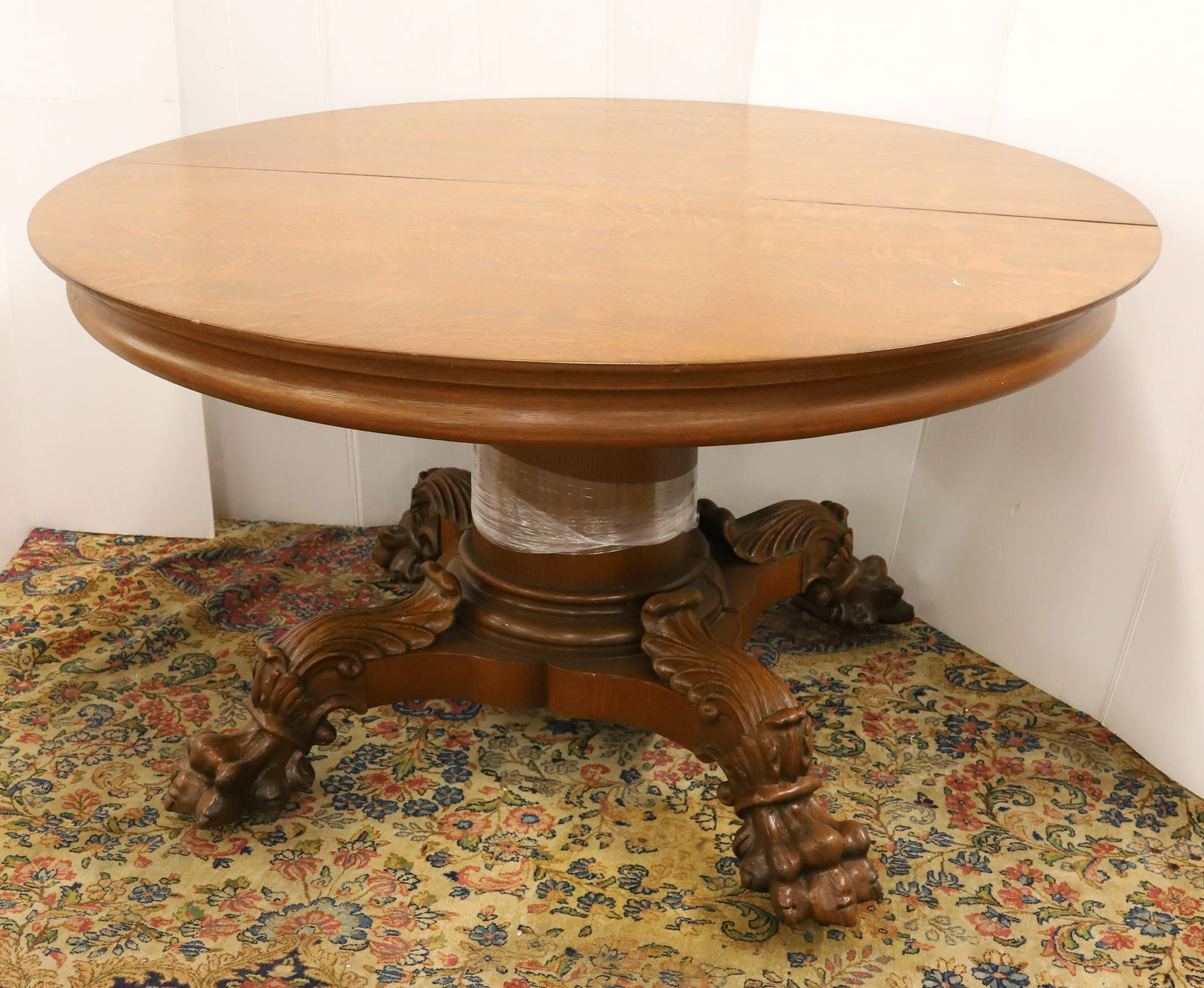 ROUND OAK CLAW FOOT TABLE (1 of 6)