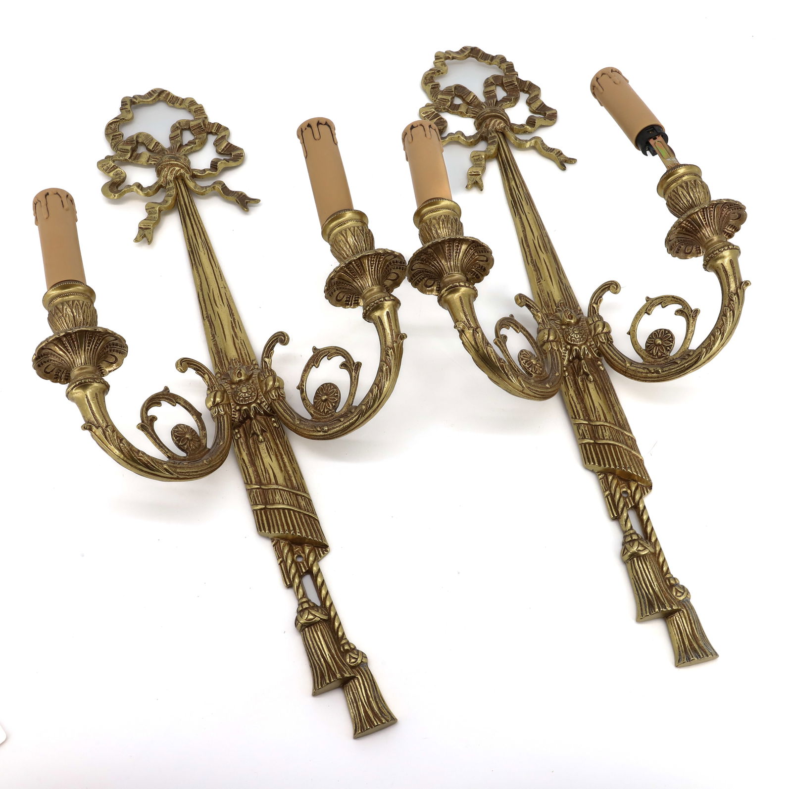 (2) BRASS WALL SCONCES (1 of 2)