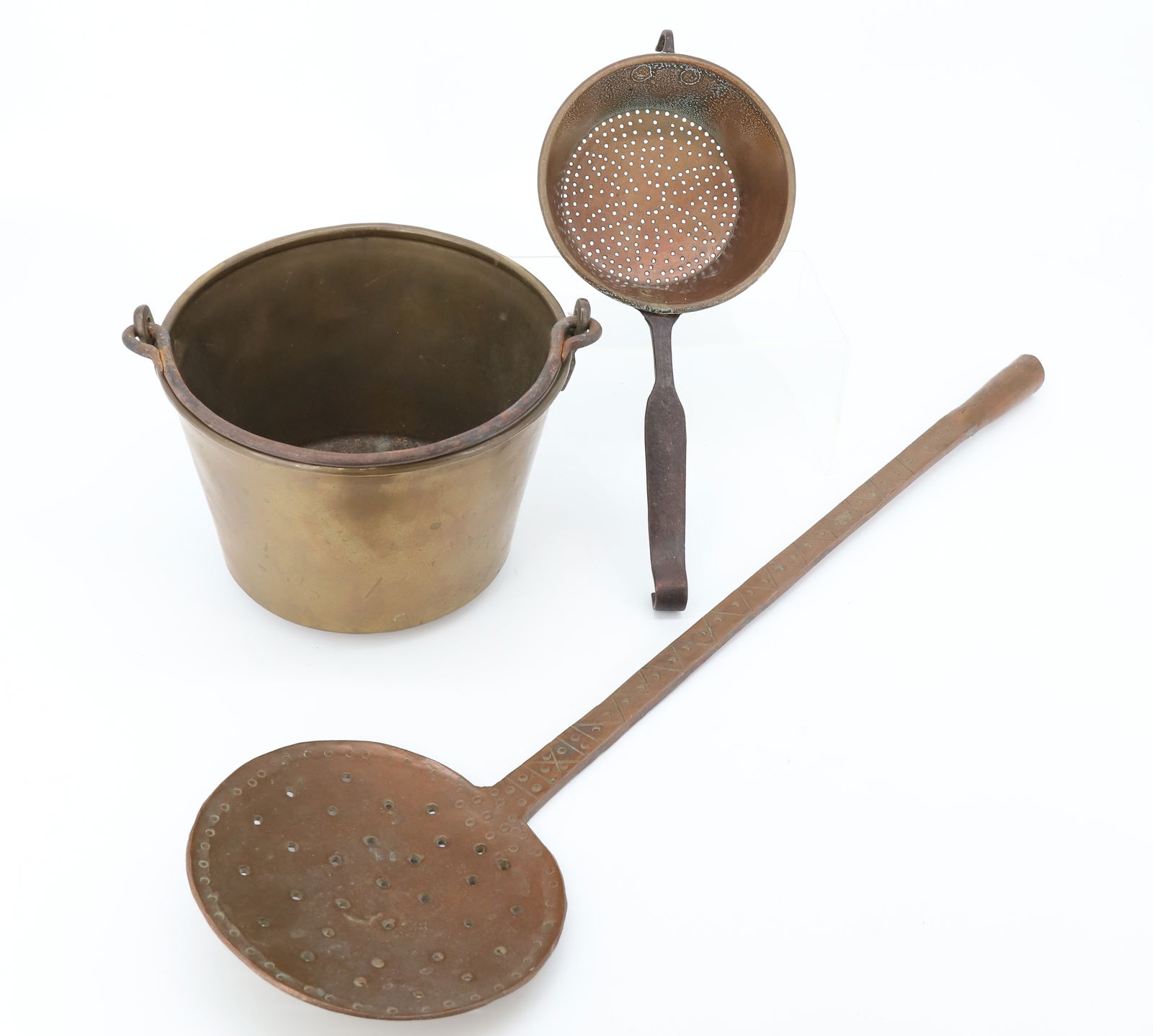 LOT OF ANTIQUE BRASS (1 of 5)