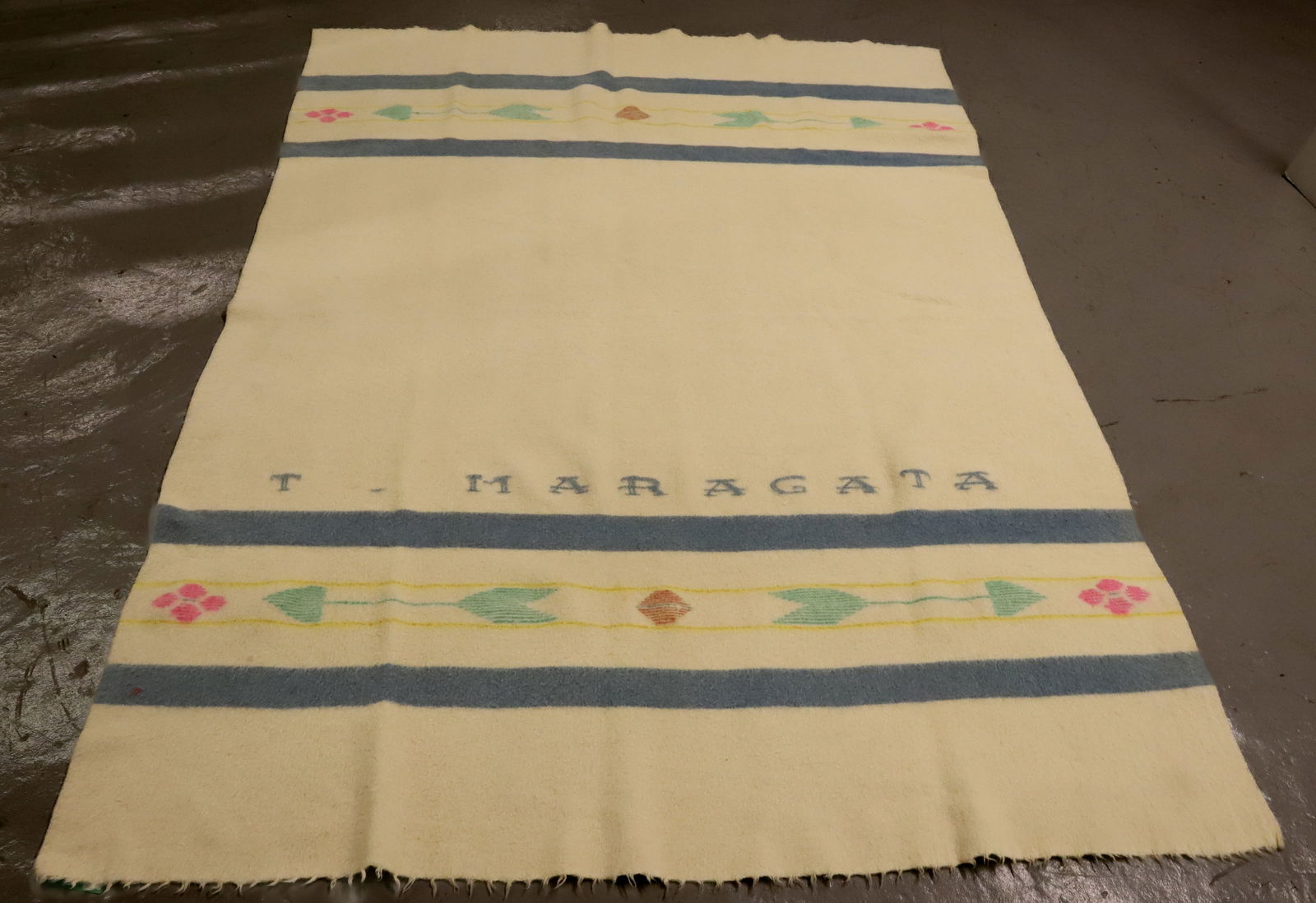ANTIQUE WOOL CAMP BLANKET (1 of 4)