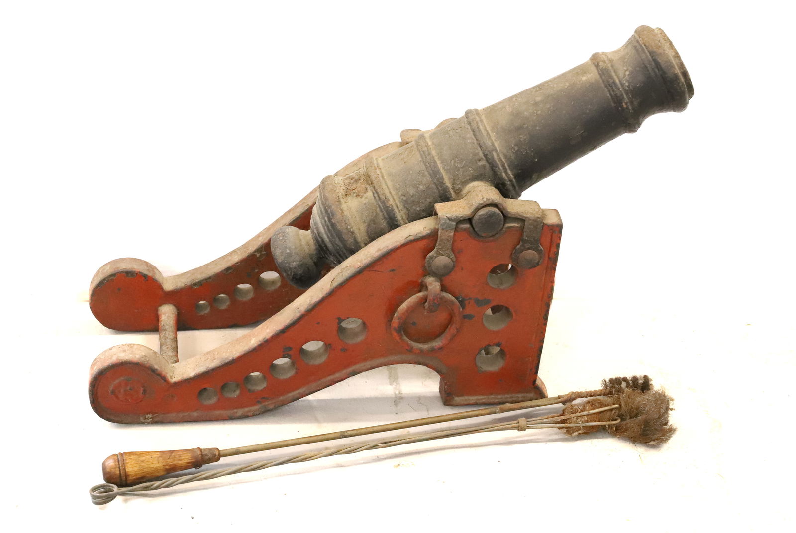 CAST IRON SIGNAL CANNON (1 of 4)