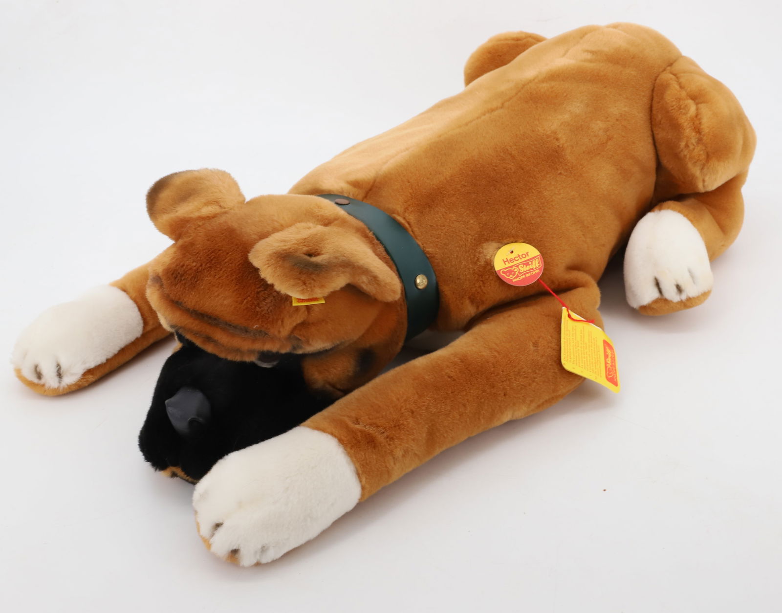 VINTAGE STEIFF BOXER: BOXER HECTOR 21" BUTTON AND TAG PLEASE READ CAREFULLY - Terms for Purchasing and Shipping of Auction Items. Please read carefully before bidding. All payments for purchases will be made through LiveAu