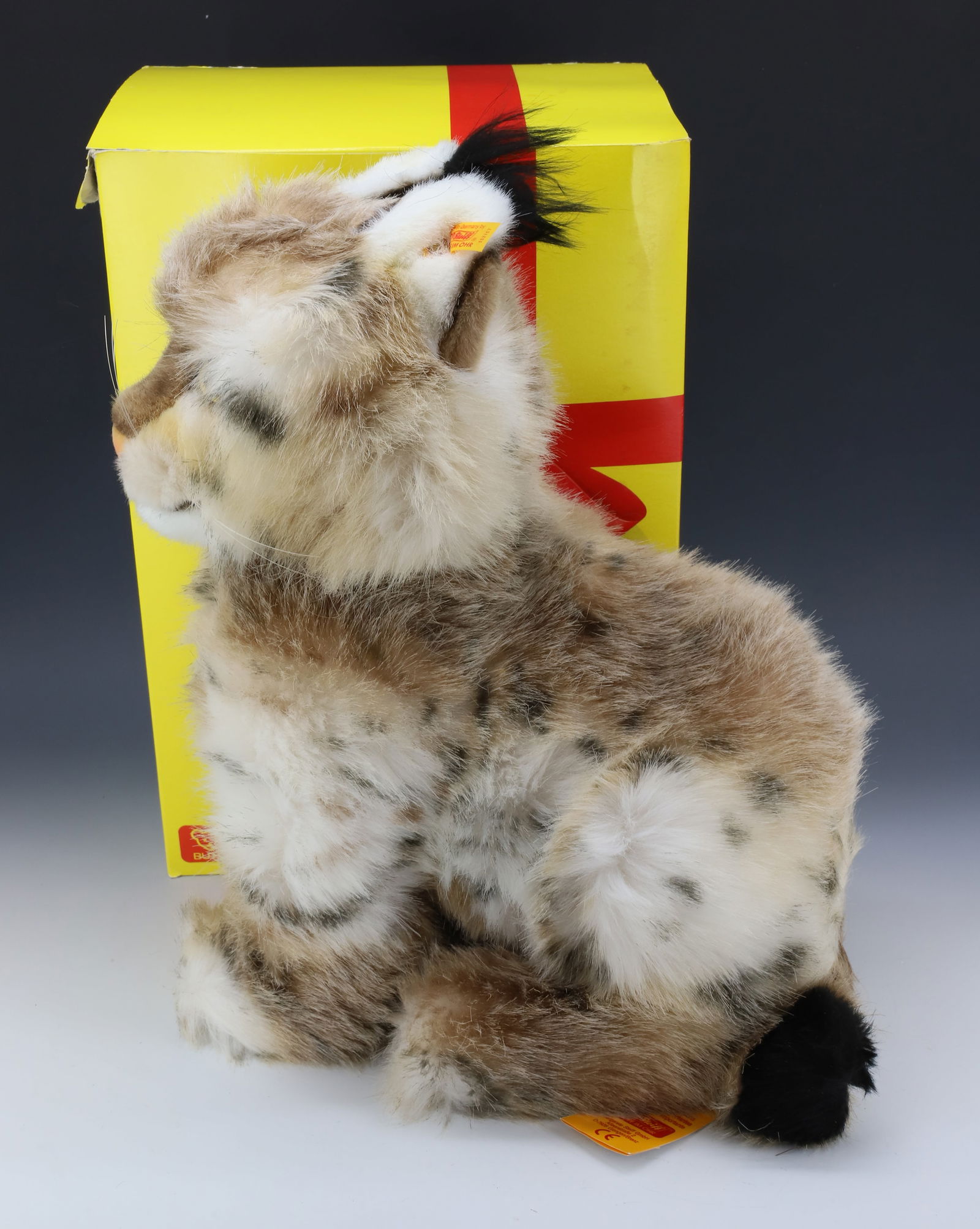 VINTAGE STEIFF LYNX: LYNX MOLLY LUCHS 15" X 14" PLEASE READ CAREFULLY - Terms for Purchasing and Shipping of Auction Items. Please read carefully before bidding. All payments for purchases will be made through LiveAuction