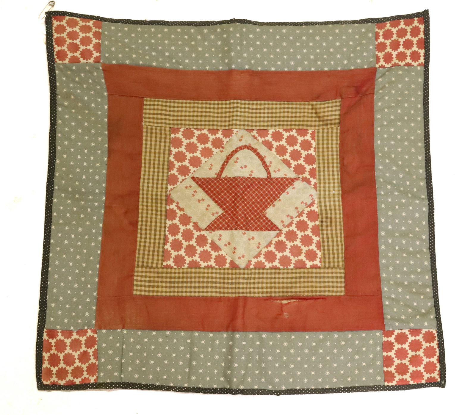 HAND STITCHED DOLL QUILT: BASKET IN CENTER. 20 1/2" X 21 1/2". PLEASE READ CAREFULLY - Terms for Purchasing and Shipping of Auction Items. Please read carefully before bidding. All payments for purchases will be made through L