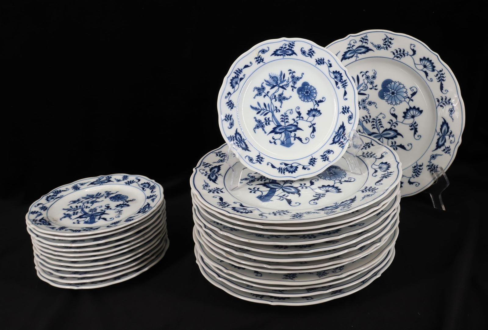 (25) BLUE DANUBE DINNERWARE: BLUE DANUBE JAPAN (13) DINNER PLATES 10 1/2" DIA, (12) BREAD & BUTTER PLATES 6 3/4" DIA PLEASE READ CAREFULLY - Terms for Purchasing and Shipping of Auction Items. Please read carefully before bidding