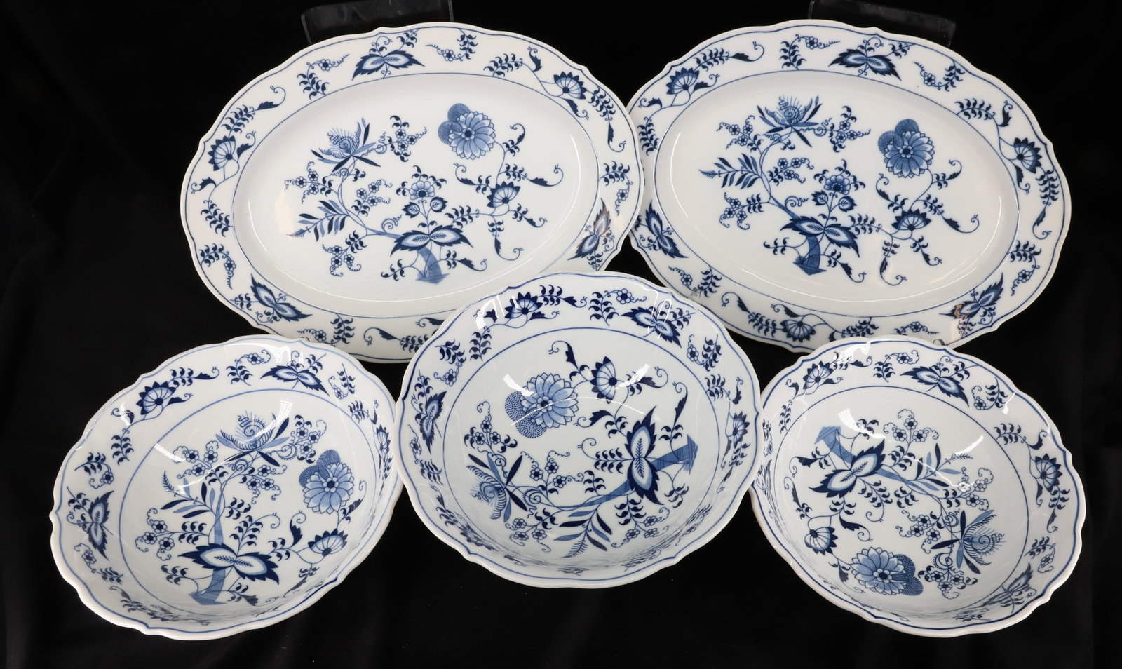 (5) BLUE DANUBE PORCELAIN SERVING PIECES: BLUE DANUBE PATTERN JAPAN, TWO PLATTERS 14" X 10", TWO SERVING BOWLS 9" DIA, ONE BOWL 10" DIA PLEASE READ CAREFULLY - Terms for Purchasing and Shipping of Auction Items. Please read carefully before b