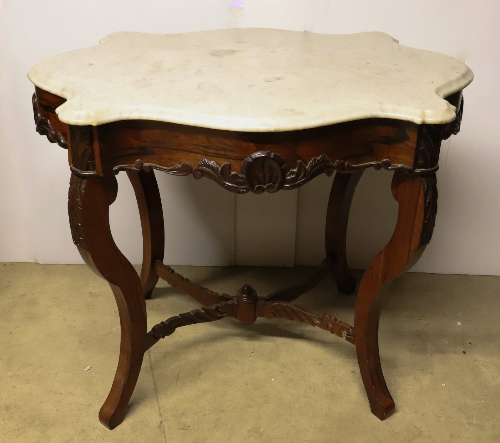 19TH. CENTURY VICTORIAN CARVED ROSEWOOD AND MARBLE CENTER TABLE: ANTIQUE CENTER TABLE WITH BEAUTIFULLY CARVED ROSEWOOD BASE PLEASE READ CAREFULLY - Terms for Purchasing and Shipping of Auction Items. Please read carefully before bidding. All payments for purchases 
