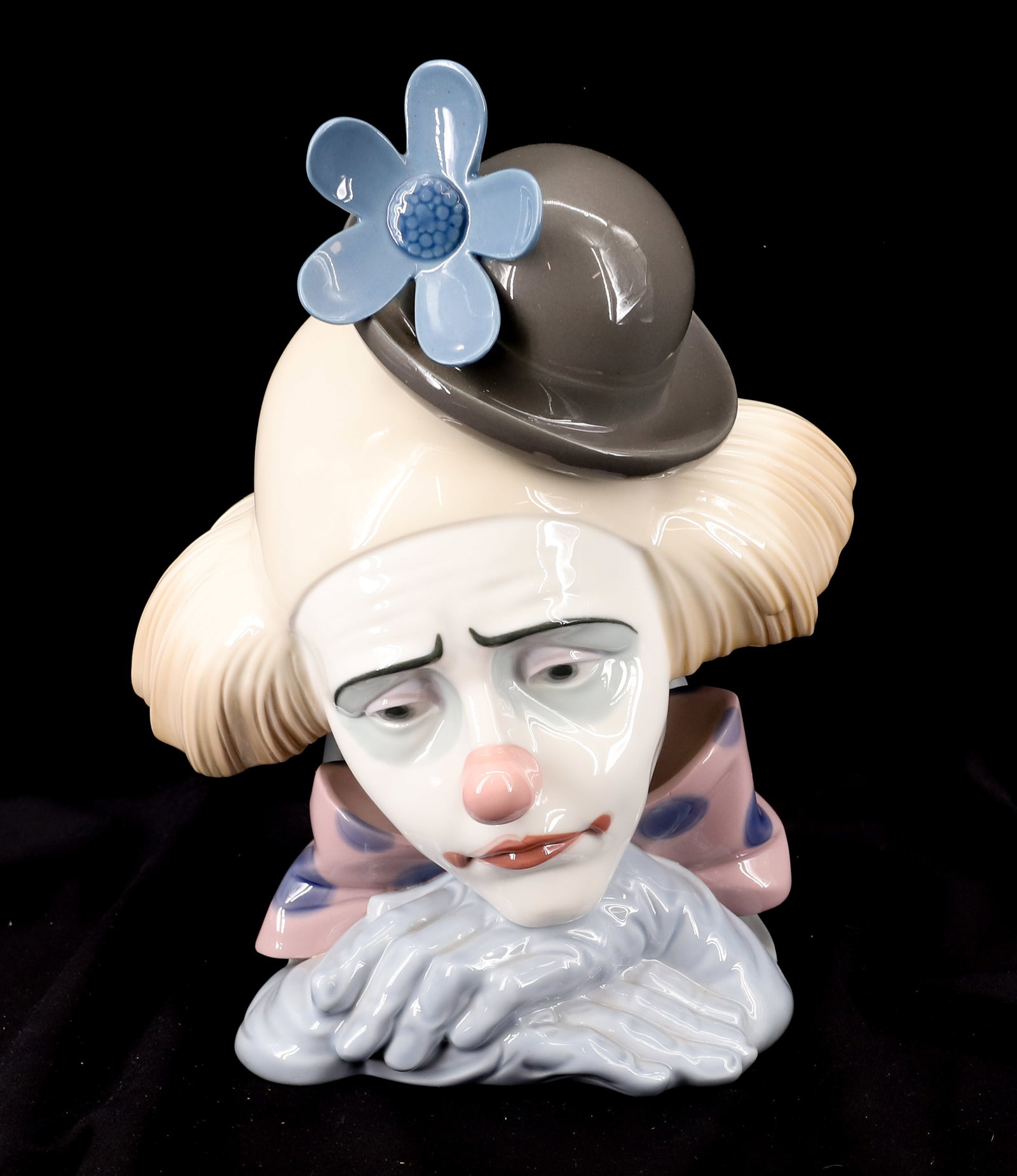 VINTAGE 1981 LLADRO PENSIVE CLOWN 5130: DAISA CLOWN BUST 10 1/4"H PLEASE READ CAREFULLY - Terms for Purchasing and Shipping of Auction Items. Please read carefully before bidding. All payments for purchases will be made through LiveAuctione