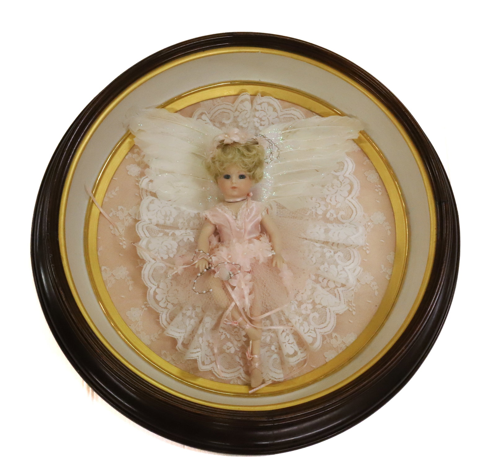 VICTORIAN ROUND SHADOW BOX: RARE SHAPE ROUND INTERIOR GOLD LINER AMERICAN WALNUT WOOD 4 1/2" X 21" WITH DOLL PLEASE READ CAREFULLY - Terms for Purchasing and Shipping of Auction Items. Please read carefully before bidding. All p