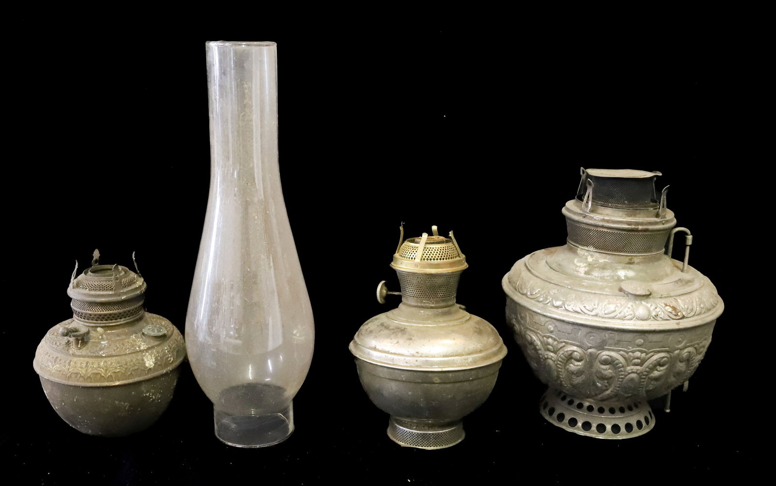 (3) HANGING LIGHT METAL FONTS ONE JUNO: ORNATE PATTERNED JUNO NICKEL PLATE FONT , ORNATE BRASS FONT, PLAIN NICKEL PLATE FONT ALL WITH BURNERS 7 1/4" TO 11" PLUS ONE CHIMNEY 15 3/8" PLEASE READ CAREFULLY - Terms for Purchasing and Shipping o