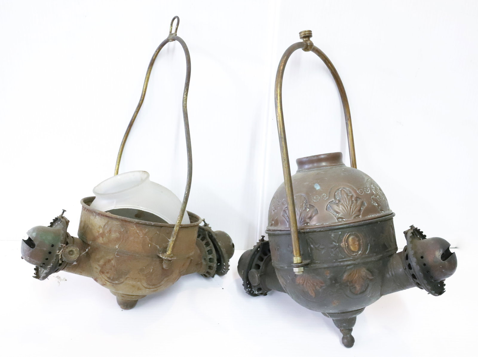 (8) ANTIQUE ANGLE LAMPS AND PARTS: TWO HANGING ANGLE LAMPS ONE IS INCOMPLETE, SIX SINGLE ANGLE LAMPS , FOUR LOWER GLOBES AND ONE SHADE (2) 18", (6) 8" PLEASE READ CAREFULLY - Terms for Purchasing and Shipping of Auction Items. Please r