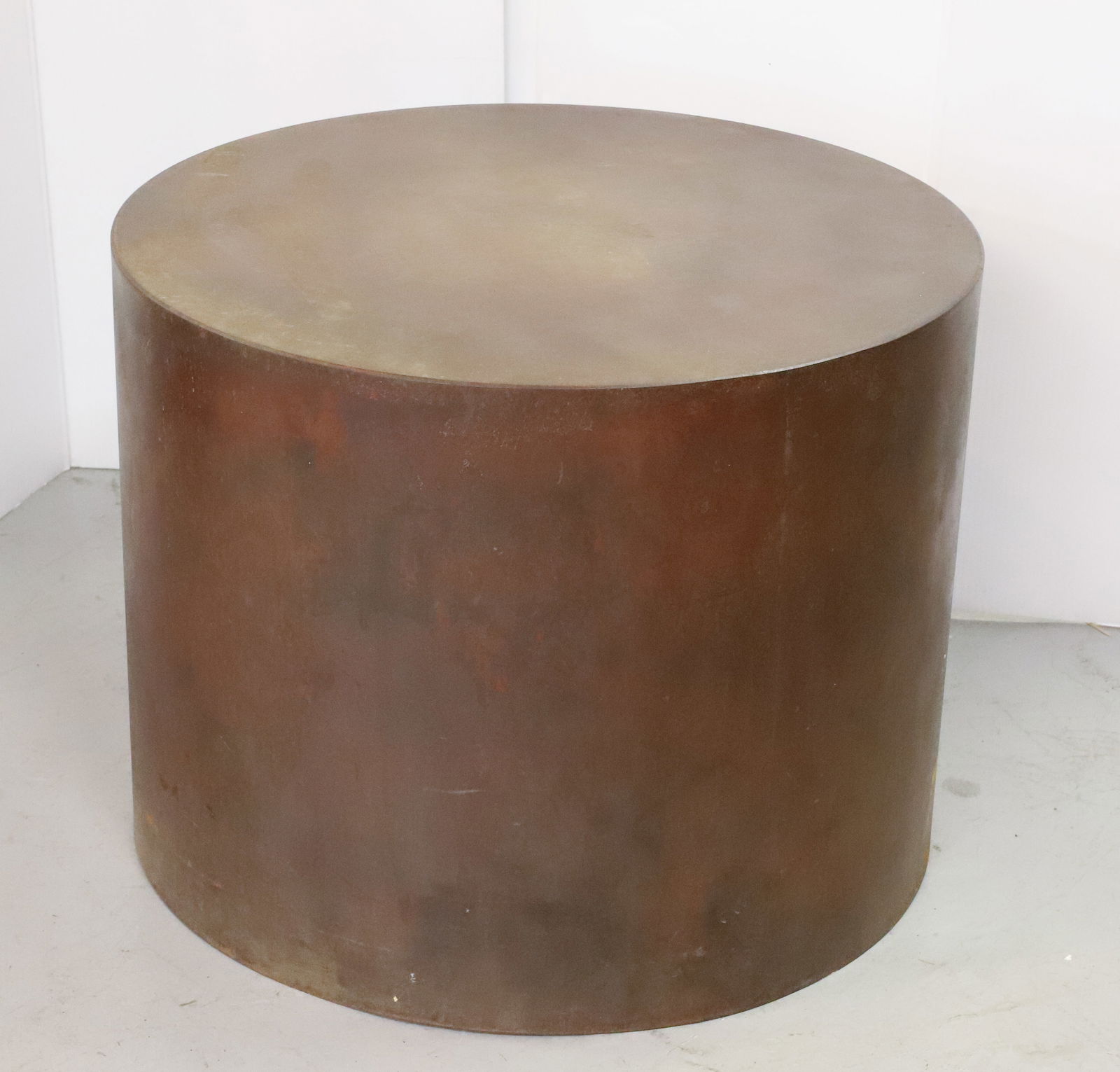 VINTAGE STEEL END TABLE: DRUM SHAPE WITH FAUX COPPER FINISH. HOLLOW BODY. HEAVY WEIGHT. 17" X 22". PLEASE READ CAREFULLY - Terms for Purchasing and Shipping of Auction Items. Please read carefully before bidding. All payments