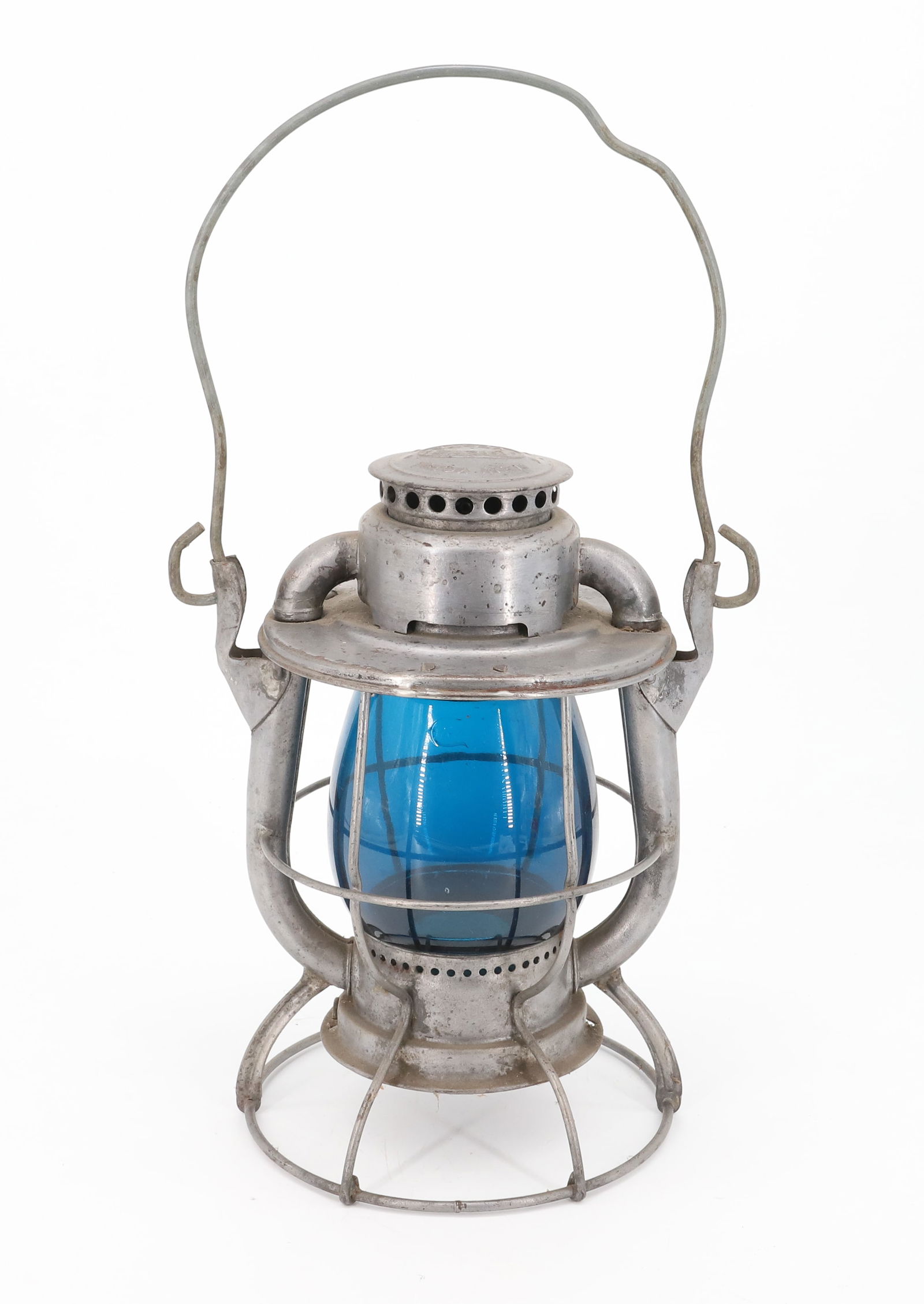 DIETZ RAILROAD LANTERN (1 of 6)