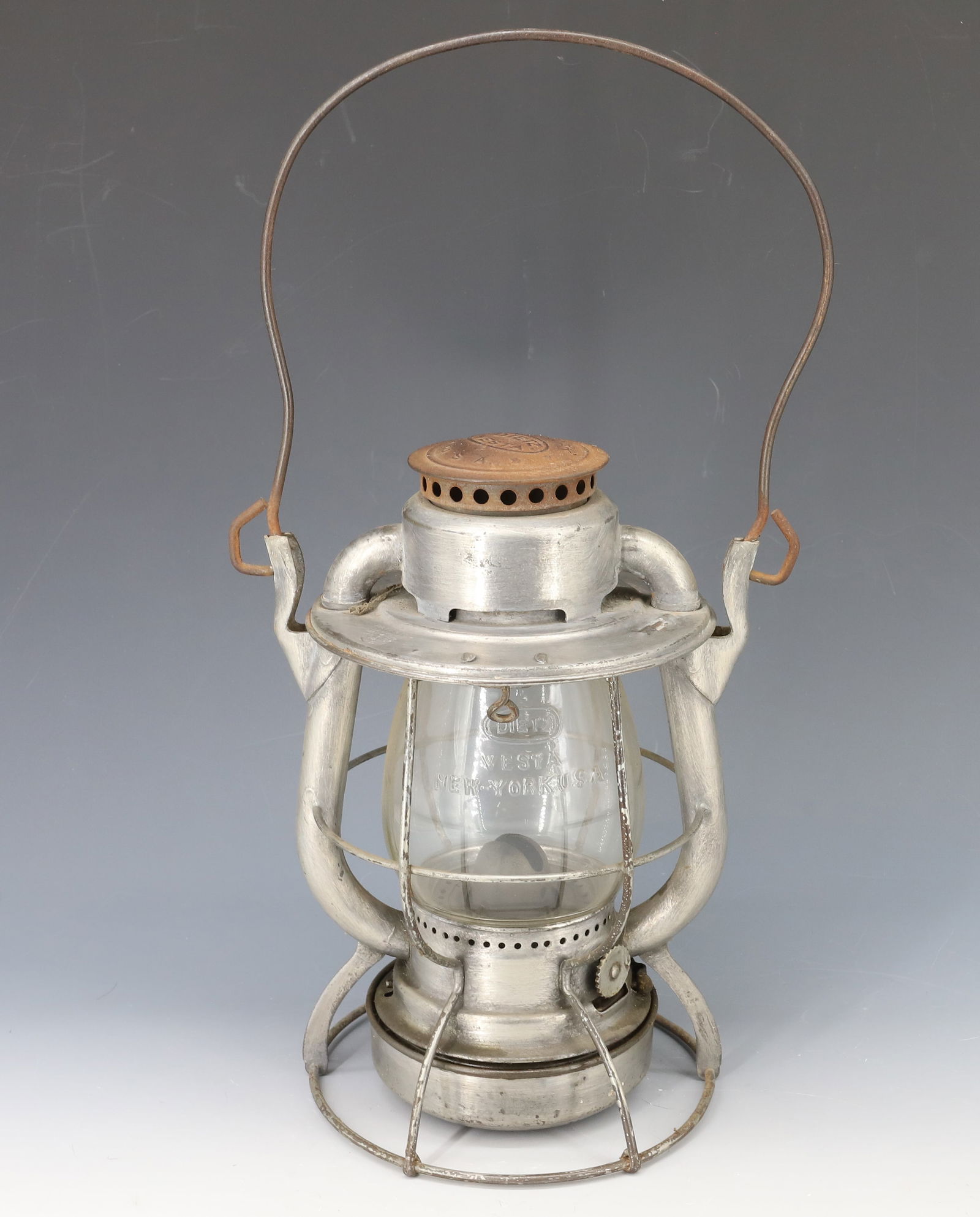 DIETZ RAILROAD LANTERN (1 of 5)