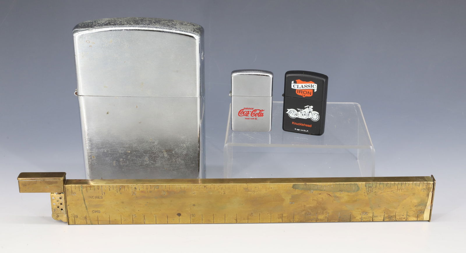 LOT OF NOVELTY LIGHTERS (1 of 5)