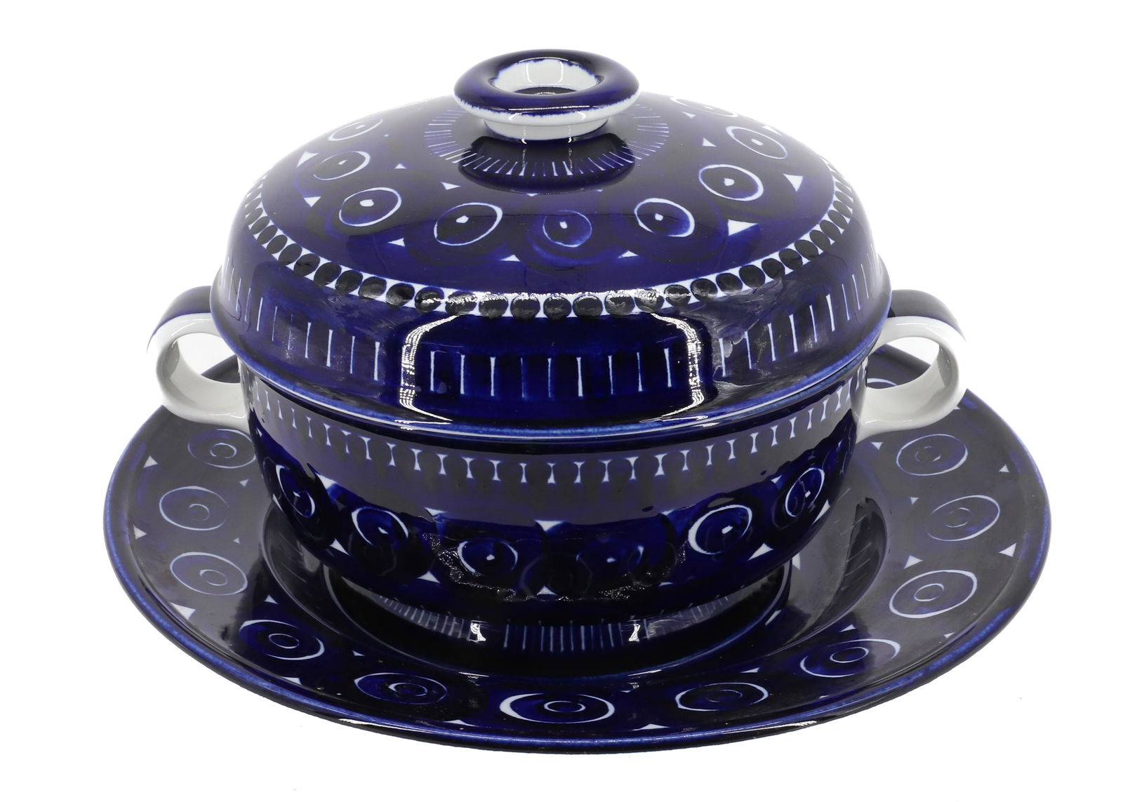 ARABIA FINLAND COVERED CASSEROLE AND UNDERPLATE (1 of 5)