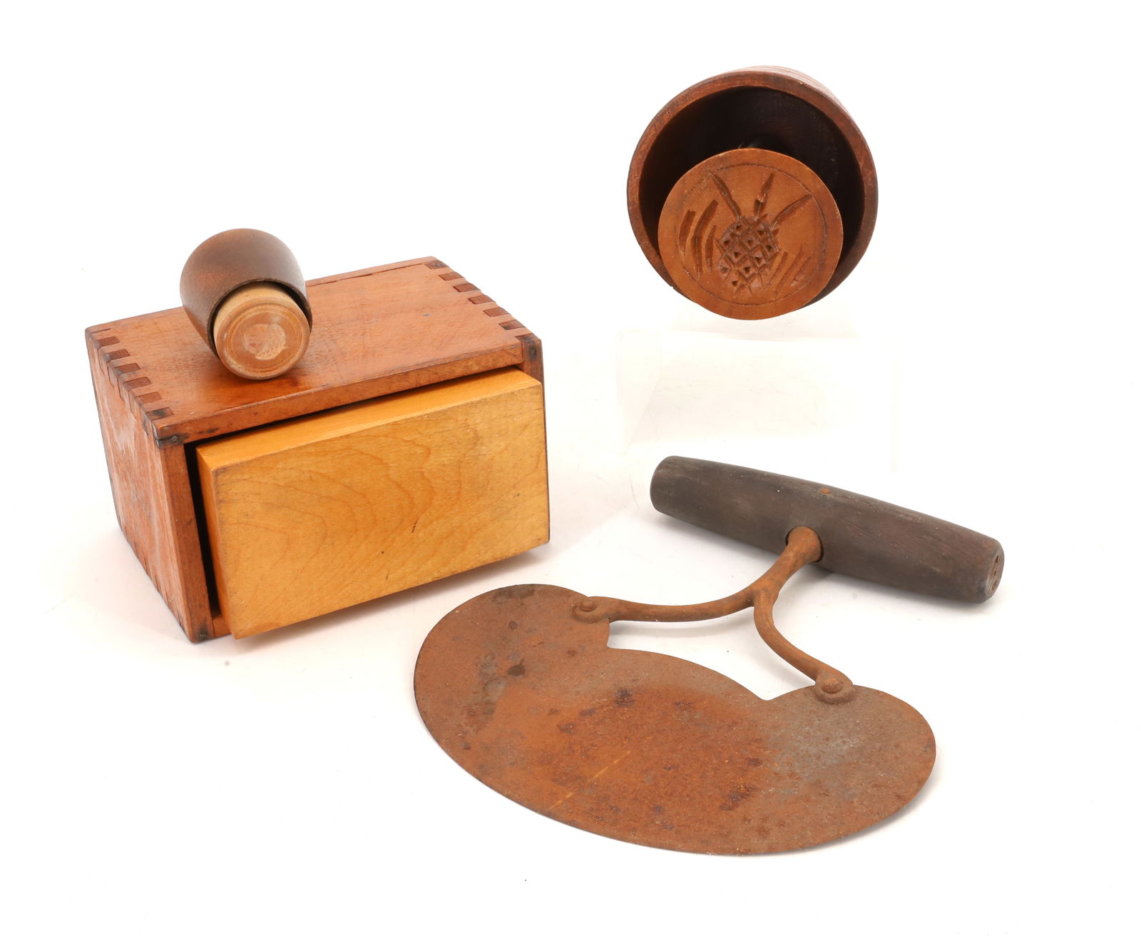 LOT OF COUNTRY SMALLS (1 of 2)