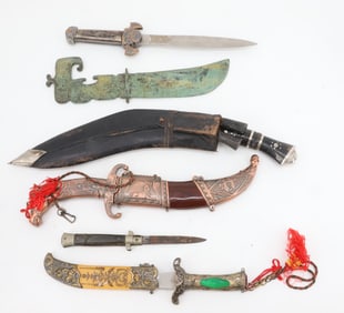 LOT OF VARIOUS KNIVES