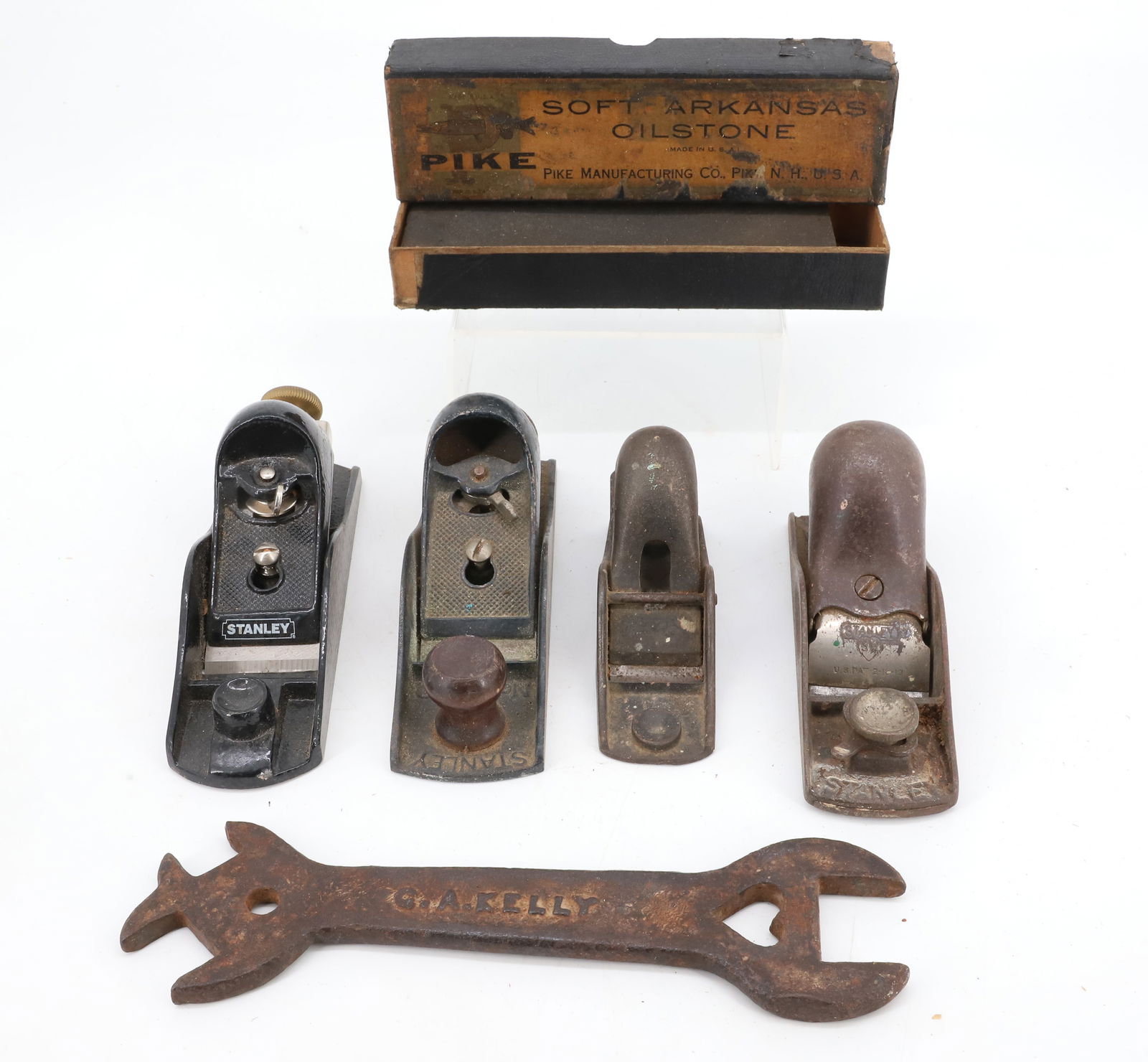 LOT OF STANLEY PLANES AND WRENCH (1 of 5)