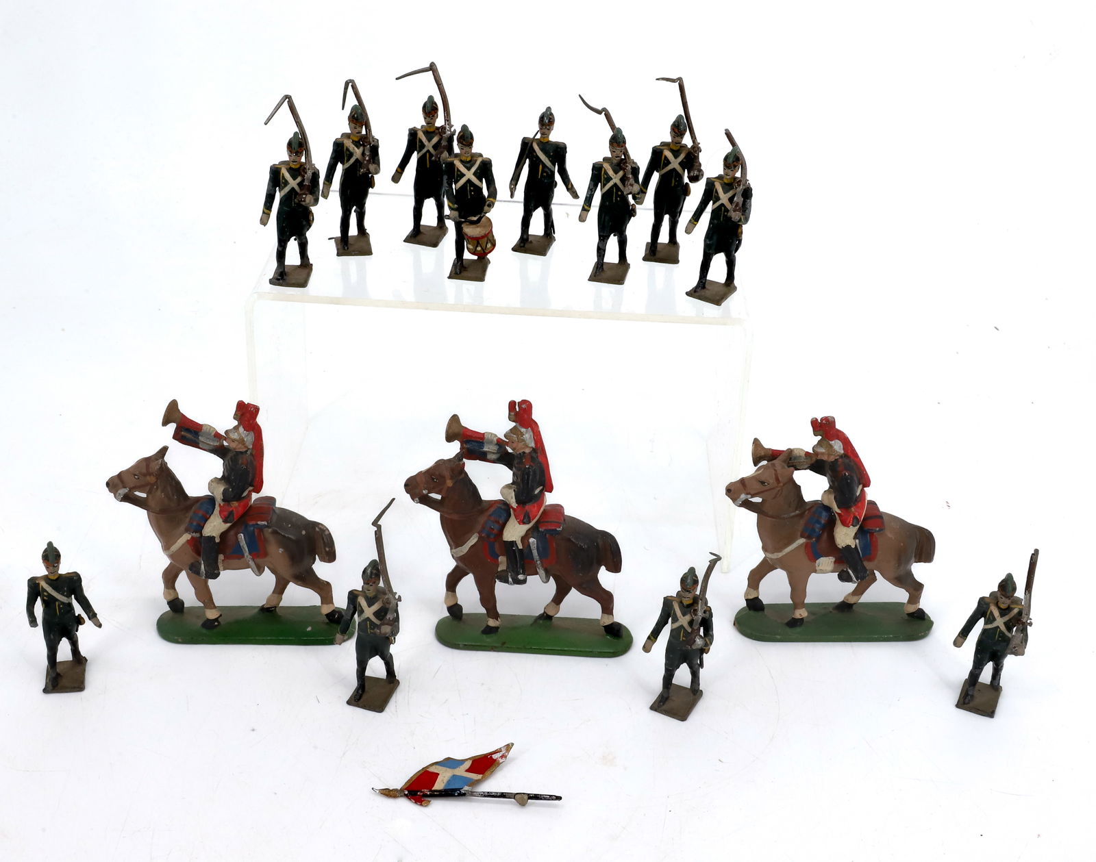LOT OF PAINTED LEAD SOLDIERS (1 of 7)