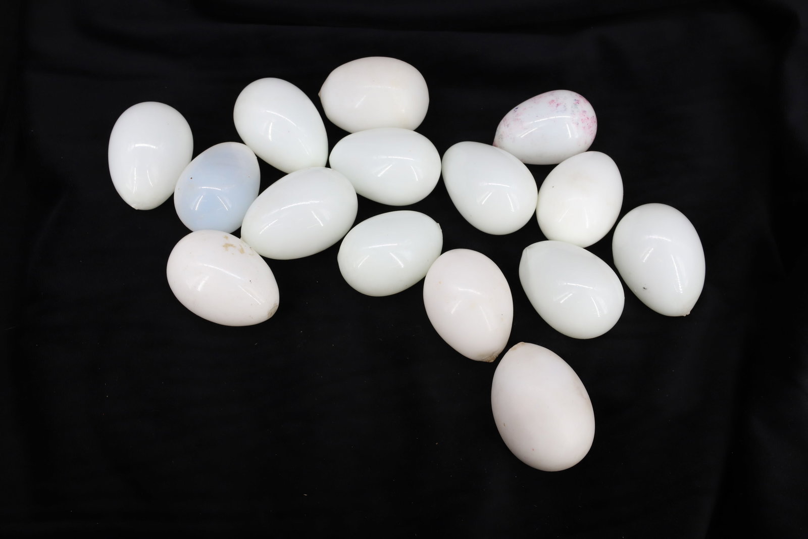 LOT OF BLOWN GLASS EGGS: (15) GLASS EGGS - 2 1/2" AVERAGE SIZE PLEASE READ CAREFULLY - Terms for Purchasing and Shipping of Auction Items. Please read carefully before bidding. All payments for purchases will be made through 