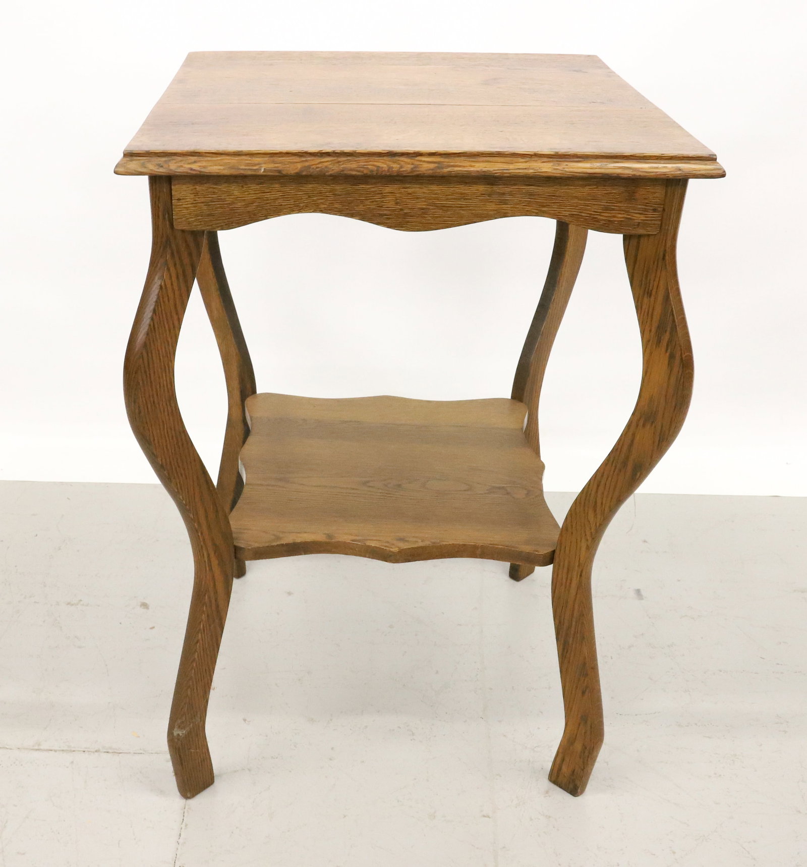 OAK SIDE TABLE: 28 1/2" X 19 1/2" X 20" PLEASE READ CAREFULLY - Terms for Purchasing and Shipping of Auction Items. Please read carefully before bidding. All payments for purchases will be made through LiveAuctioneer
